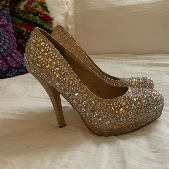 Sequined High Heels - Picture 1 of 4